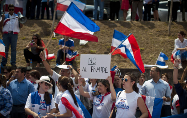 El Salvador pendiente de recuento manual de los votos