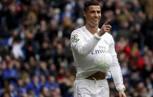 Cristiano Ronaldo busca vientre de alquiler