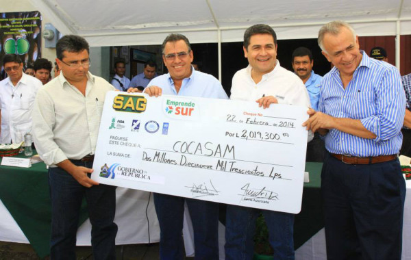 Juan Orlando Hernández viajará a Guatemala para conocer programas de Banrural