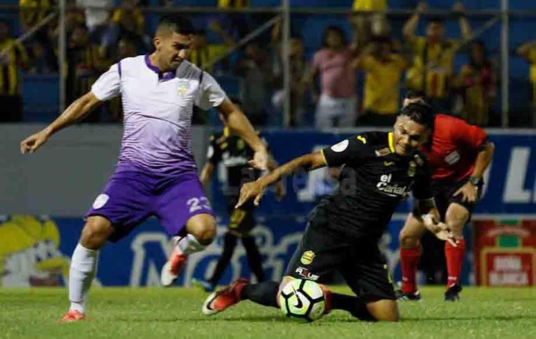 Real España vuelve a sonreír y le propina otra derrota al Real de Minas