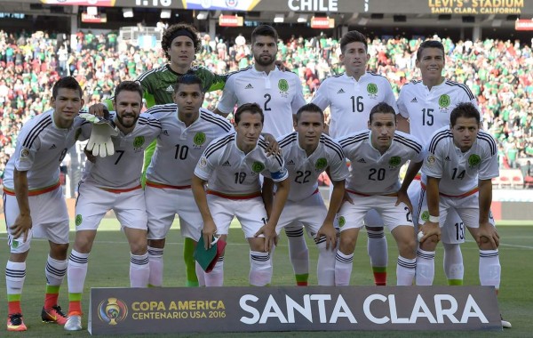 ¡Para reír o llorar! Piden cambiar uniforme de México tras ser humillado por Chile