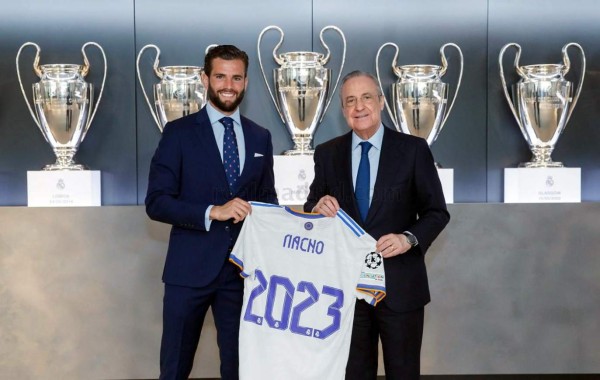 Nacho Fernández renueva su contrato con el Real Madrid hasta 2023