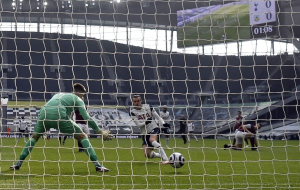 Gareth Bale sonríe y se luce con un doblete en goleada del Tottenham