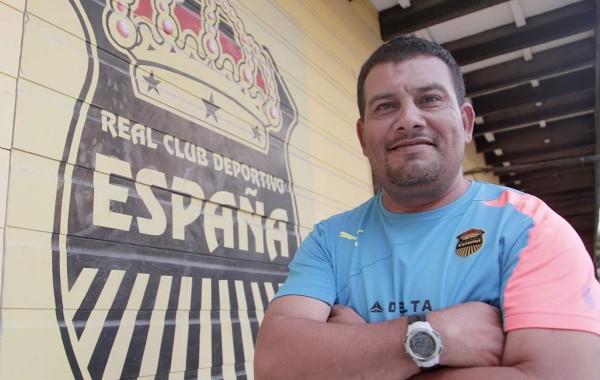 Erick Gallegos, un aurinegro de cepa que asistirá a Mario Zanabria