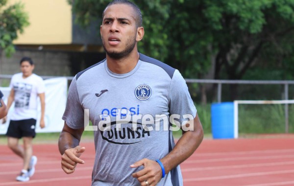 Eddie Hernández con ofertas de Asia y México