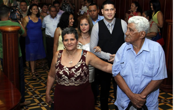 San Pedro Sula: 31 parejas se dan el sí en la alcaldía