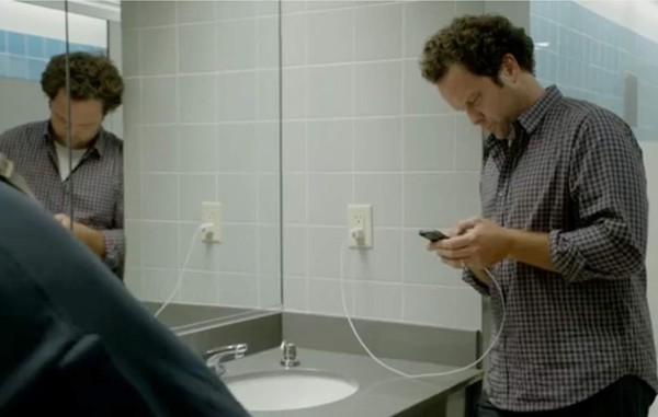 Samsung se burla de las baterías del iPhone en nuevo comercial