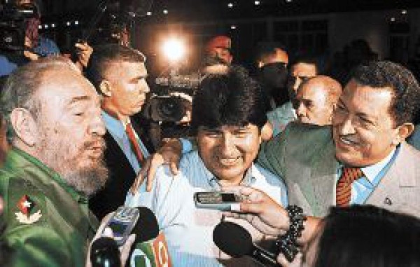 Chávez, Morales y Castro firman acuerdo regional