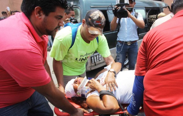 Varios heridos en colisión entre camión y un bus 'rapidito' en SPS