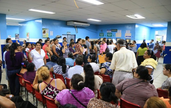 Pacientes con cuadro de chikunguña abarrotan el Leonardo Martínez