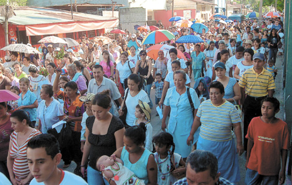 Recuerdan con fe aparición de la Virgen