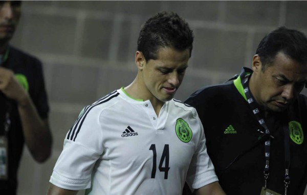 'Chicharito' se fracturó la clavícula y no jugará Copa Oro