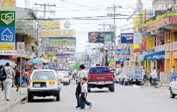 Comercio decomisa productos vencidos