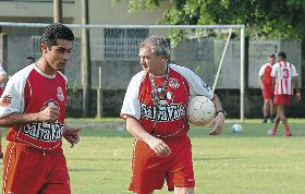 Dos uruguayos a reforzar al Vida