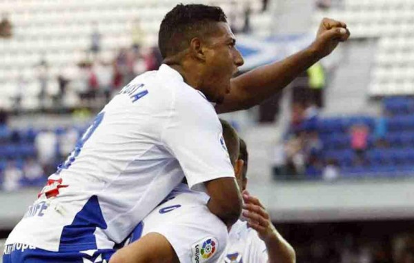 Bryan Acosta culmina la temporada con Tenerife anotando gol