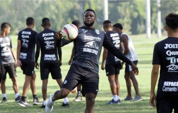 Yustin Arboleda se incorpora a la pretemporada del Marathón