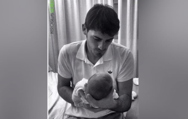 Iker Casillas comparte la primera foto de su hijo Martín
