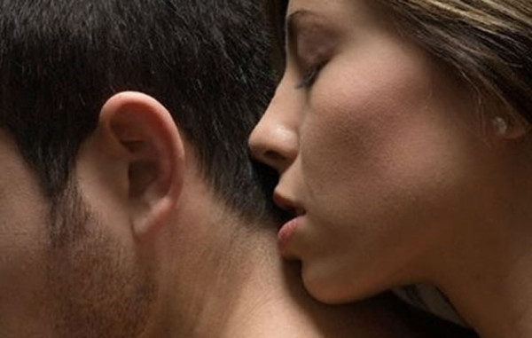 El aroma del macho cabrío excita realmente a las hembras