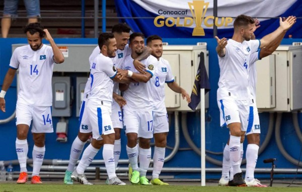 EL Salvador derrota a Trinidad y Tobago y es el primer clasificado a cuartos de final de la Copa Oro