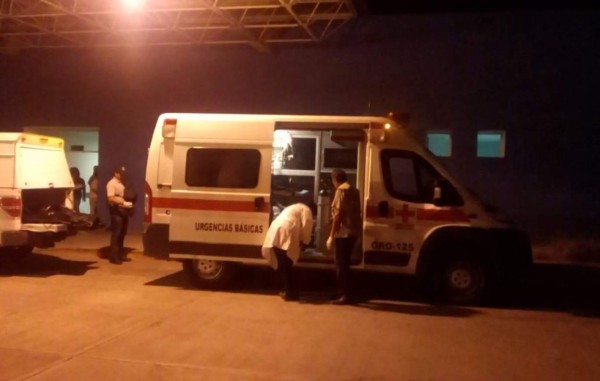 Asesinan a balazos a una mujer cuando iba en ambulancia