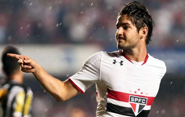 Pato, en la mira del Barça