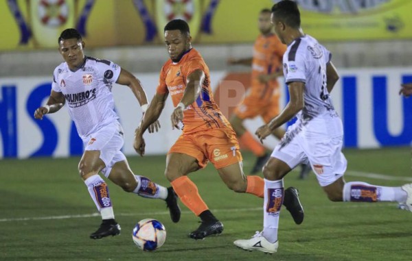 Video: Vida salvó el invicto y sacó un empate ante la UPN