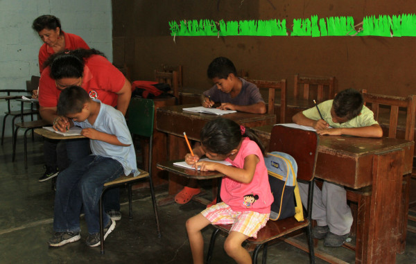 Jóvenes: 'Pedimos apoyo para trabajar”