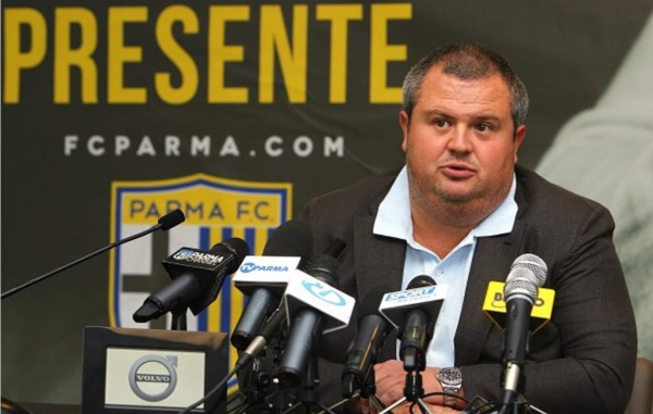 El Parma de Italia es vendido por un euro