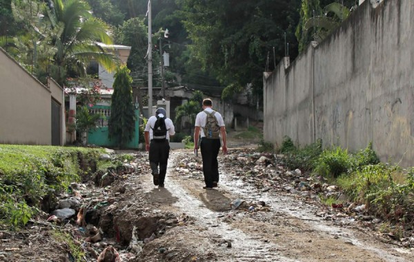 Piden pavimentación y recolector en La Primavera