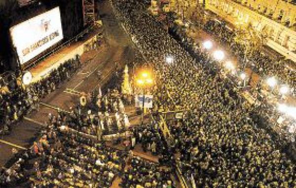 Miles asistieron al acto de los cien años del terremoto