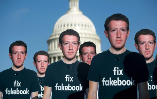Facebook suspende 200 aplicaciones por uso indebido de datos