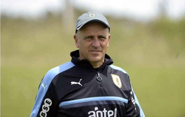 Fabián Coito rescinde contrato con la Sub-20 de Uruguay para dirigir a Honduras