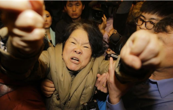 Familiares del MH370 piden más pruebas de que avión se estrelló