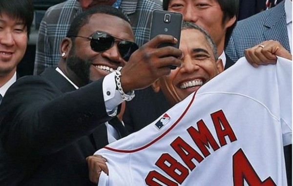 Casa Blanca podría prohibir 'selfies' a Obama