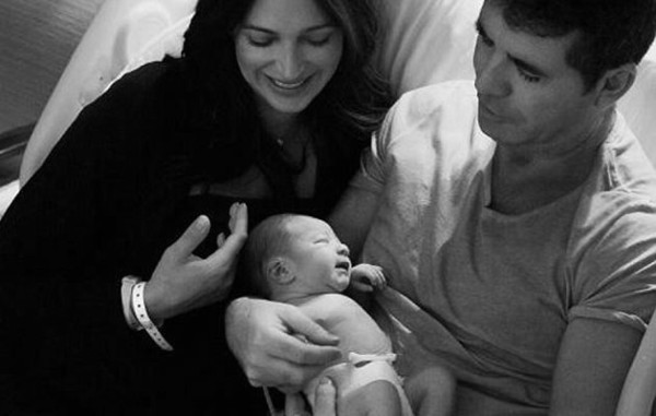 Simon Cowell muestra a su hijo