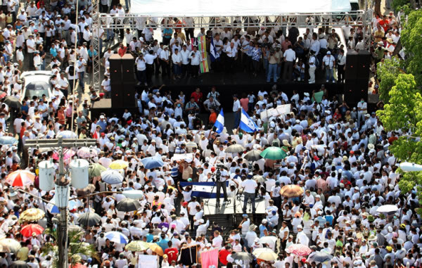 'Honduras jamás caerá en la extrema izquierda'