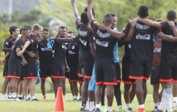 Molestia en jugadores del Olimpia por jugar jueves y sábado