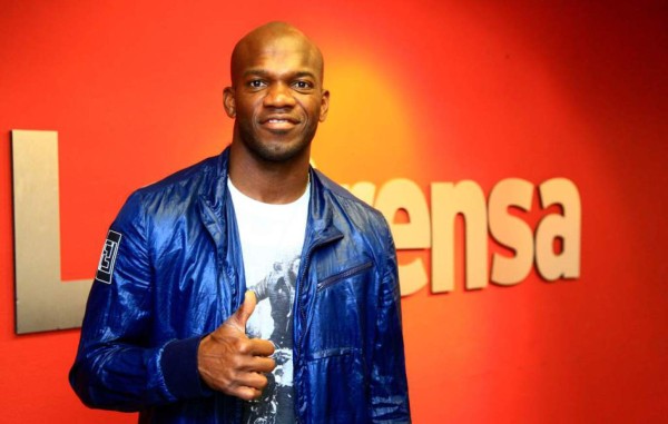 Rosas y Espinas: David Suazo muestra su humildad