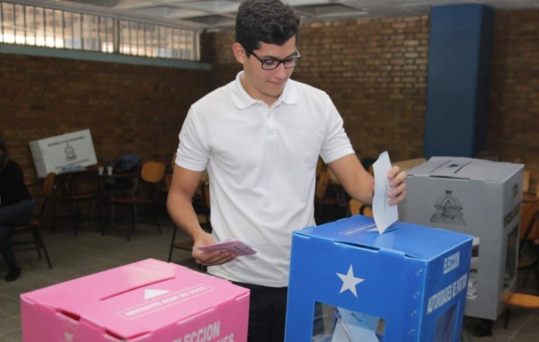 Denuncian ante la OEA injerencia de Venezuela en elecciones hondureñas