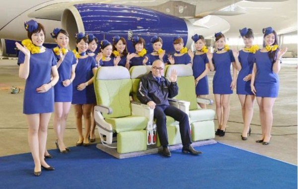 Polémica en Japón por las minifaldas de azafatas