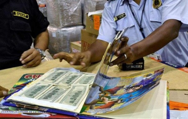 'Los Tres Cerditos' y 'Caperucita Roja' usados para enviar dólares falsos