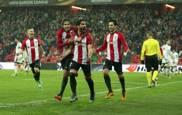 Athletic de Bilbao tomó una mínima ventaja sobre Valencia