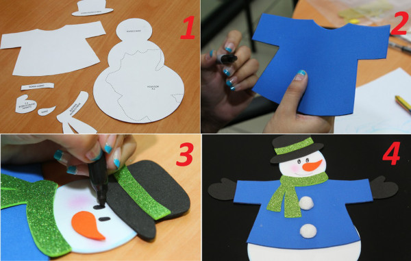 Una puerta al estilo navideño