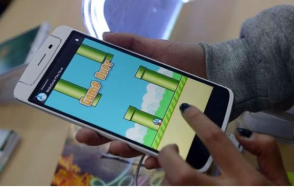 Creador de Flappy Bird lo retira porque no puede soportar el éxito