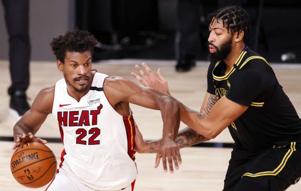 Los Heat derrotan a los Lakers y se mantienen con vida en las Finales de la NBA