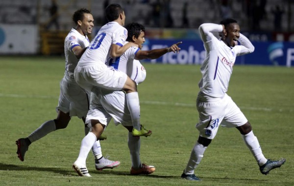 Olimpia sella su pase en un partidazo contra Real Sociedad