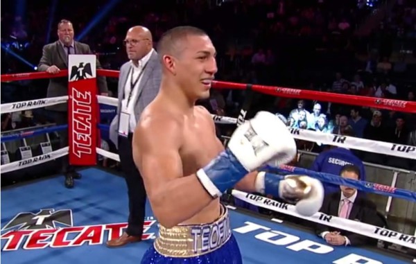 Hondureño Teófimo López mantiene su invicto al ganar otra pelea por nocaut
