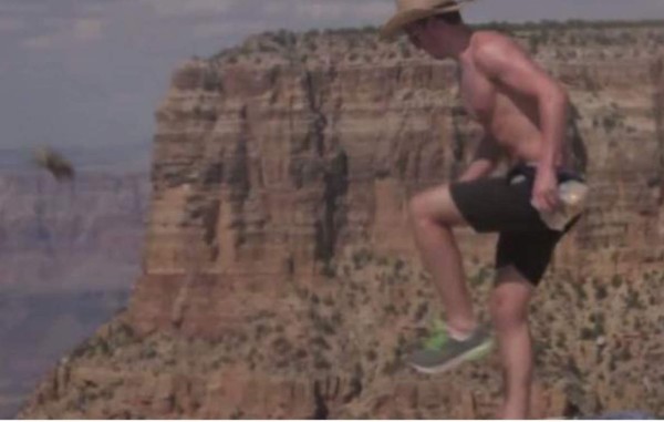 Ofrecen 15,000 dólares para atrapar a hombre que pateó una ardilla