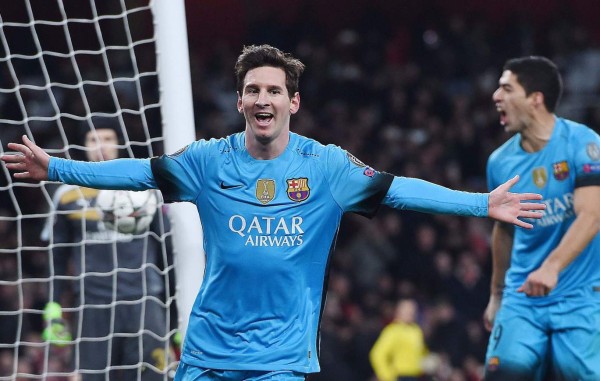 Doblete de Messi deja al Barça con pie y medio en cuartos