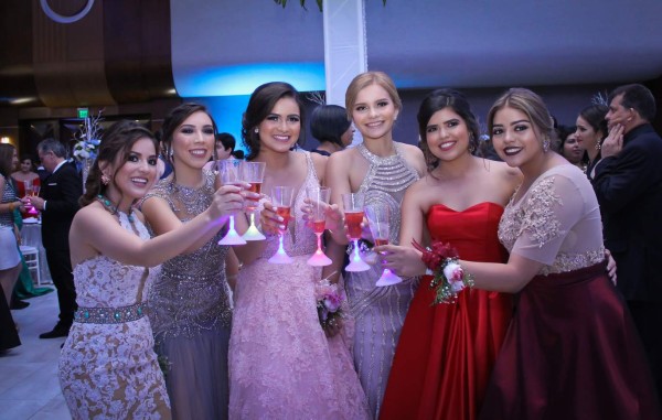 Graduación de la Academia Americana